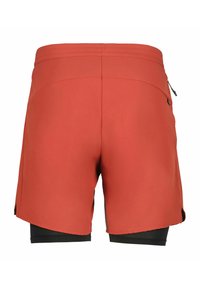 Rode zwemshorts met een snug fitting zwarte binnenvoering, met een gladde textuur, elastische tailleband en kleine zijsplitten aan de onderkant.