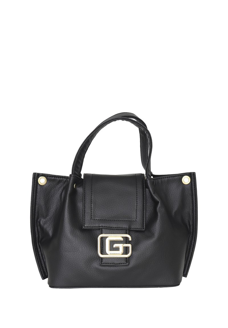 Borsa in pelle nera con una forma strutturata, dotata di una pattina frontale, accessori in oro e dettagli laterali. Due manici corti per il trasporto.