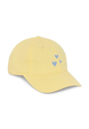 Geel honkbalpetje met drie kleine blauwe geborduurde hartjes aan de rechtervoorzijde boven de klep.