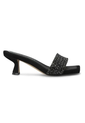 Mule noire à bout ouvert avec petit talon kitten et large bride décorée de petites perles noires et argentées.
