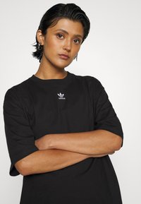 adidas Originals TEE - Paprasti marškinėliai - black/white