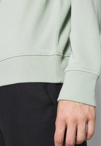 DRYKORN Sudadera - mint