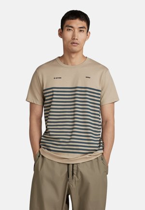 PLACED STRIPE GRAPHIC - T-shirt print - wespoint khaki nitro