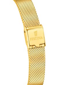 Zlatna mrežasta narukvica za sat s kopčom koja nosi logo Festina. Tekstura je glatka s sjajnim završetkom, prikazujući elegantan dizajn.