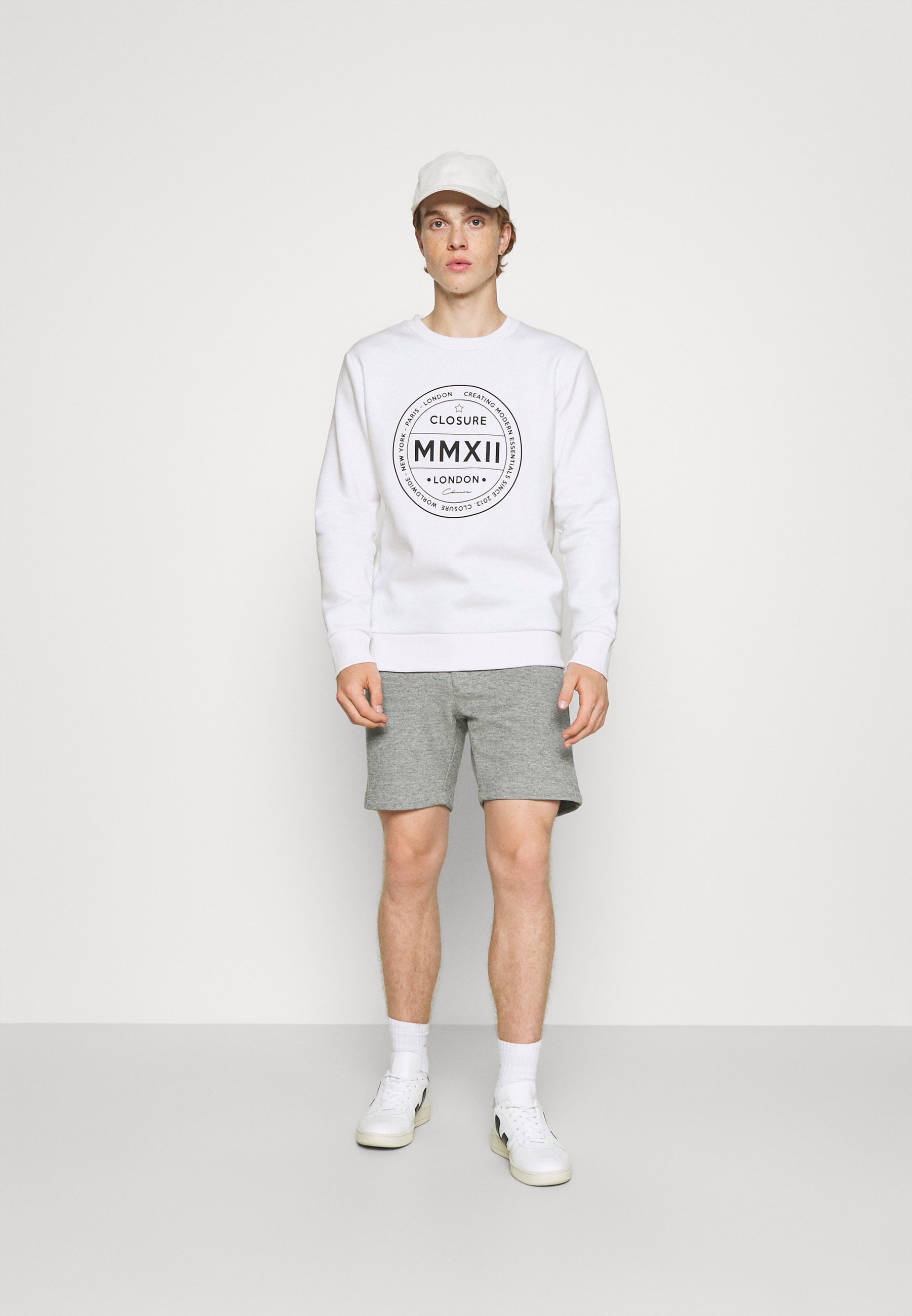 CLOSURE London LOGO EMBLEM CREWNECK - Sudadera - white/blanco - Zalando.es