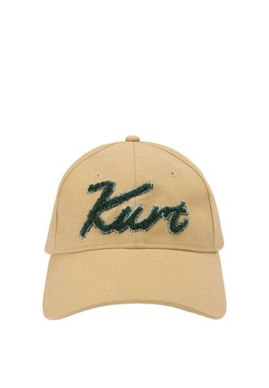 Beżowa czapka bejsbolowa z ciemnozielonym, teksturowanym napisem "Kurt" wyhaftowanym na przednim panelu.