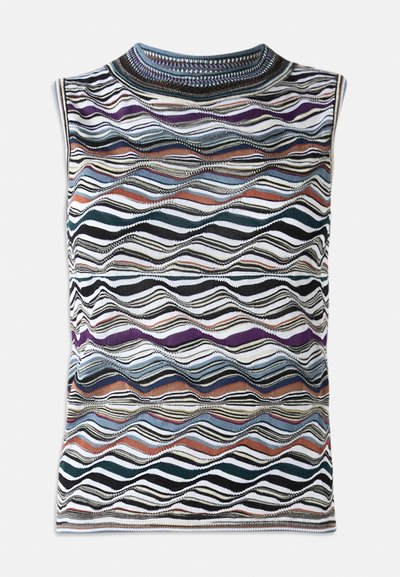 Ärmlös topp med ett flerfärgat vågmönster i nyanser av blått, svart, lila och orange, tillverkad av texturerad tyg.