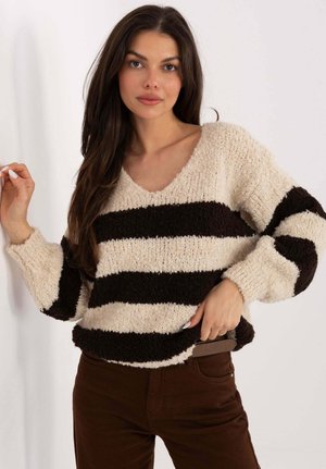 Gestrickter Pullover mit V-Ausschnitt, der abwechselnd breite Streifen in Creme und Dunkelbraun aufweist. Strukturierte, locker sitzende Ärmel und Saum.