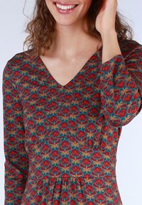 Lykka du Nord LEID SYLVELIN RETRO FLOWER - Freizeitkleid - purple