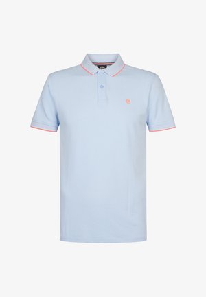 Polo bleu clair en mélange de coton, avec un col, une patte de boutonnage à trois boutons et un accent rose au niveau du col et des ourlets des manches.