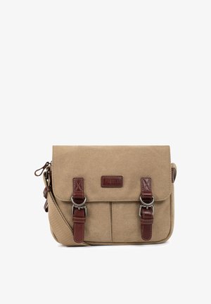 Sac messager en toile beige avec des lanières en cuir marron et des boucles métalliques sur le rabat avant, bandoulière réglable attachée.