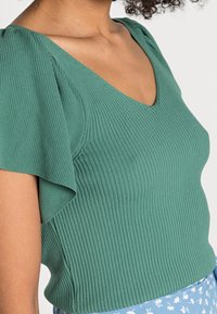 ONLY Camiseta estampada - green