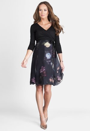 MATERNITY & NURSING BLACK FLORAL WRAP DRESS - Robe de jour - blk/flrl