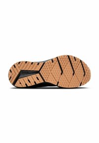 Suola di scarpa atletica nera con una suola in gomma gommata testurizzata, caratterizzata da un motivo a diamante e zone di flessione segmentate per una migliore trazione.
