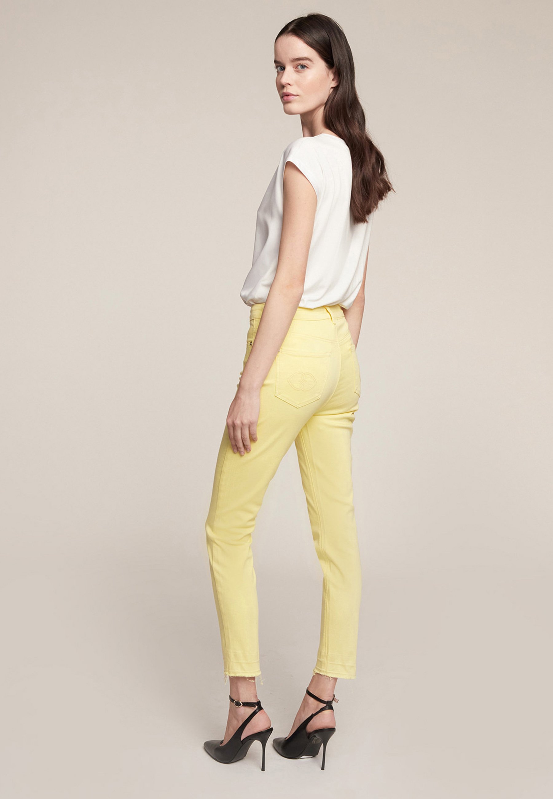 Motivi SKINNY IN DRILL - Pantaloni - giallo - Zalando.it