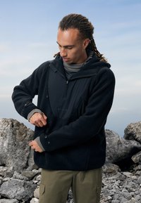 Oakley LATITUDE FLEECE - Camisola de lã polar - blackout