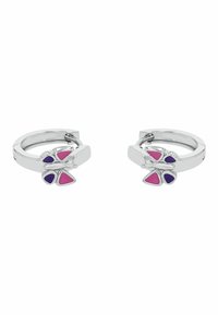 Los pendientes de aro plateados presentan un diseño de mariposa con acentos triangulares en rosa y púrpura. Acabado suave con textura metálica brillante.