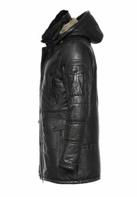 Schwarze Lederjacke mit Kapuze, ausgestattet mit gesteppten Einsätzen, mehreren Taschen und einem Reißverschluss vorne. Glatte Textur und taillierte Passform.