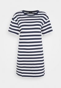 Raidallinen mekko, jossa on tummansinisiä ja valkoisia vaakaraitoja, lyhyet hihat, pyöreä pääntie ja rento istuvuus, valmistettu pehmeästä puuvillakankaasta.