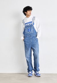HUGO DUNGAREE - RELAXED & LOOSE FIT - Salopete - medium blue