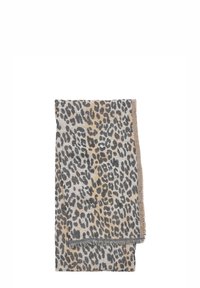 Szalik w panterkę z mieszanką beżowych, szarych i czarnych kolorów, wykończony frędzlami i miękką teksturą.