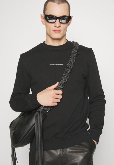 Han Kjøbenhavn SPIRIT GOAT RELAXED CREWNECK UNISEX - Sweatshirt - black