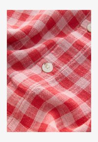Unselected, red pink gingham