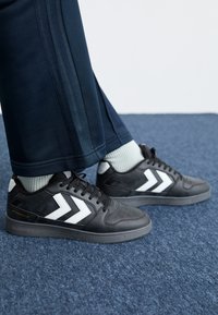 ST. POWER PLAY - Joggesko - black/white