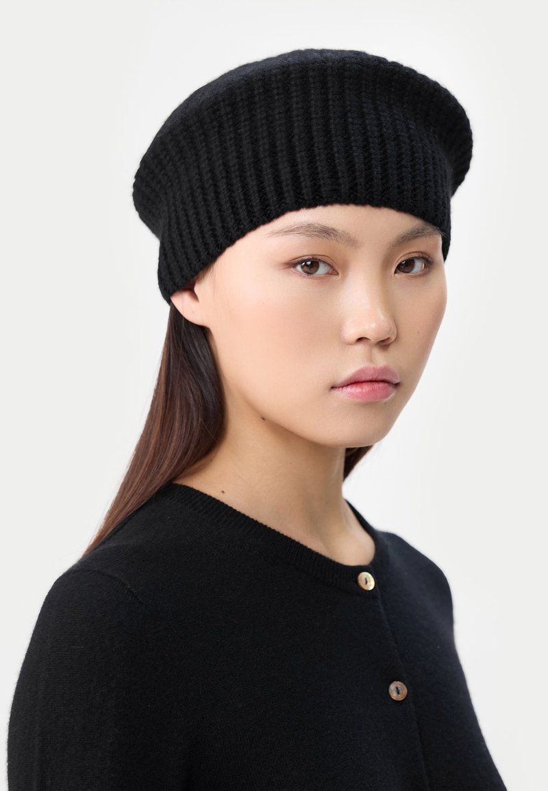 NWT GOBI cashmere béret Gobi | Accessories | Cashmere Light Green Grayish Womens  main image 3