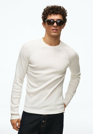 Bershka, LONG SLEEVE SLIM RIB - TSHIRT - T-shirt à manches longues - white
