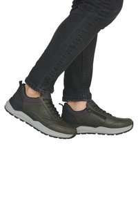 Rieker Sneaker low - grün