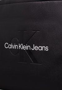 Calvin Klein Jeans SCULPTED SLIM TOTE MONO - Velika torba - fashion black