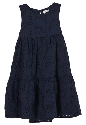 Abito senza maniche di colore blu navy con scollatura rotonda, caratterizzato da dettagli in pizzo e gonna a strati. Tessuto morbido, silhouette svasata. Chiusura con bottone sul retro.