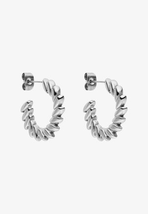 Paar silberne gedrehte Creolen mit Steckverschluss, die ein glattes, spiralförmiges strukturiertes Design aufweisen.