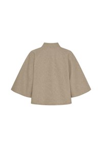 Beige uldkapper med høj krave og brede, klokkeformede ærmer. Glat tekstur, minimalistisk design uden synligt hardware eller mønstre.