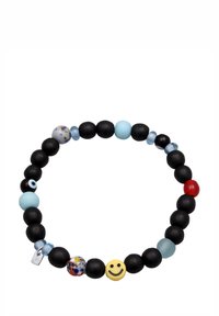 Elastiskt armband med svarta, blå och mönstrade pärlor, en gul smiley-charms och en liten silverakcent, med strukturerad yta.