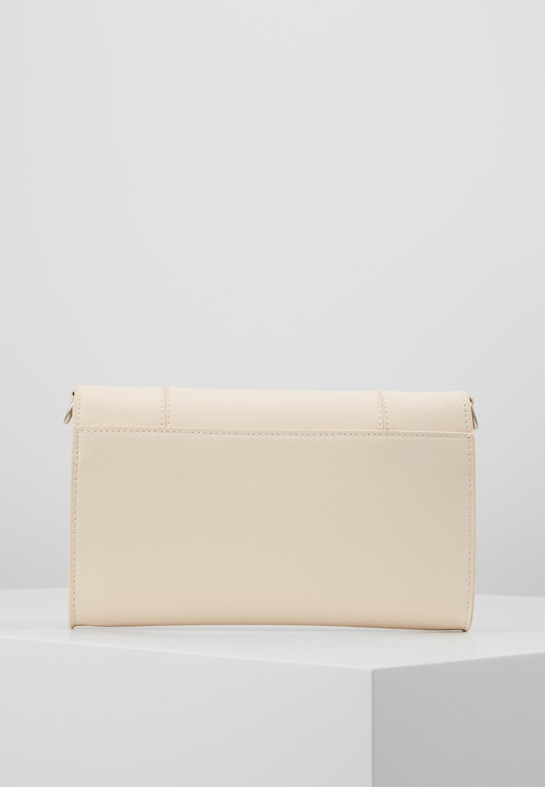 Seidenfelt ROROS Clutch beigesilver coloured Zalando.no Seidenfelt ROROS Skulderveske warm grey Zalando.no
