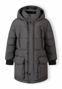 Pufjakke i mørkegrå, med hætte, to lynlåslommer på brystet og to store lommer foran. Ribbet manchetter og knaplukning.