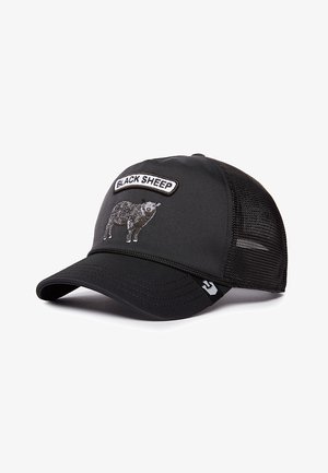 Gorra negra con malla en la parte trasera, que presenta un parche en blanco y negro con la leyenda "BLACK SHEEP" y un diseño de oveja bordado en el frente.