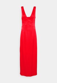 Robe rouge sans manches avec un profond décolleté en V et une taille ajustée, longueur genou, présentée sur un fond blanc uni.