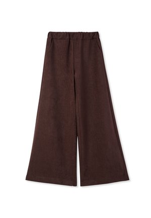 Pantaloni a gamba larga in materiale fleece marrone scuro. Caratterizzati da una cintura elastica e due tasche laterali. Texture liscia, senza motivi visibili.