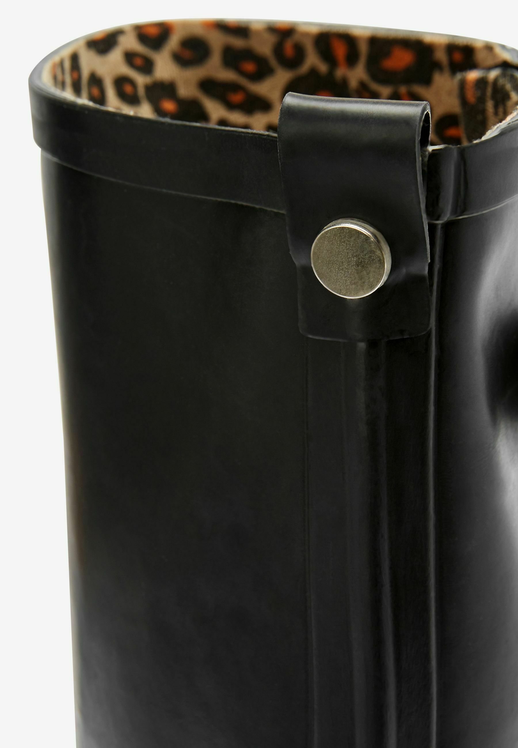 DESIGN - Stivaletti In Pelle Sintetica Neri Con Suola Spessa - Foto 2