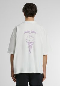 PROHIBITED ICE CREAM TEE - Topper langermet - white