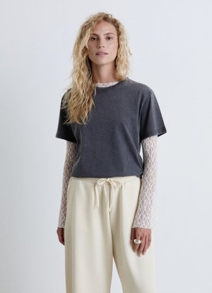 Calliope, T-SHIRT TINTA UNITA - T-shirt basic - grigio scuro