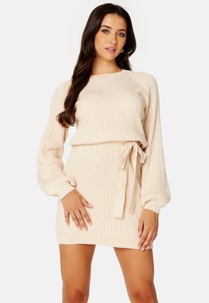 KNITTED SHORT DRESS - Stickad klänning - tan