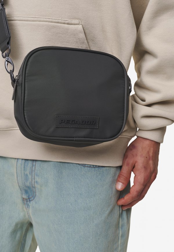 LOGO PATCH SHOULDER STRAP BAG UNISEX - Cross body bag - anthracite2