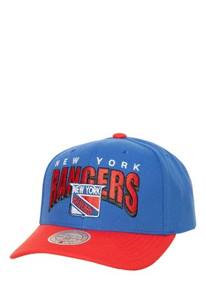 Blaues Baseballcap mit rotem Schirm, das auf der Vorderseite mit besticktem Text "NEW YORK RANGERS" und Logo versehen ist, sowie einem runden Marken-Patch an der Seite.