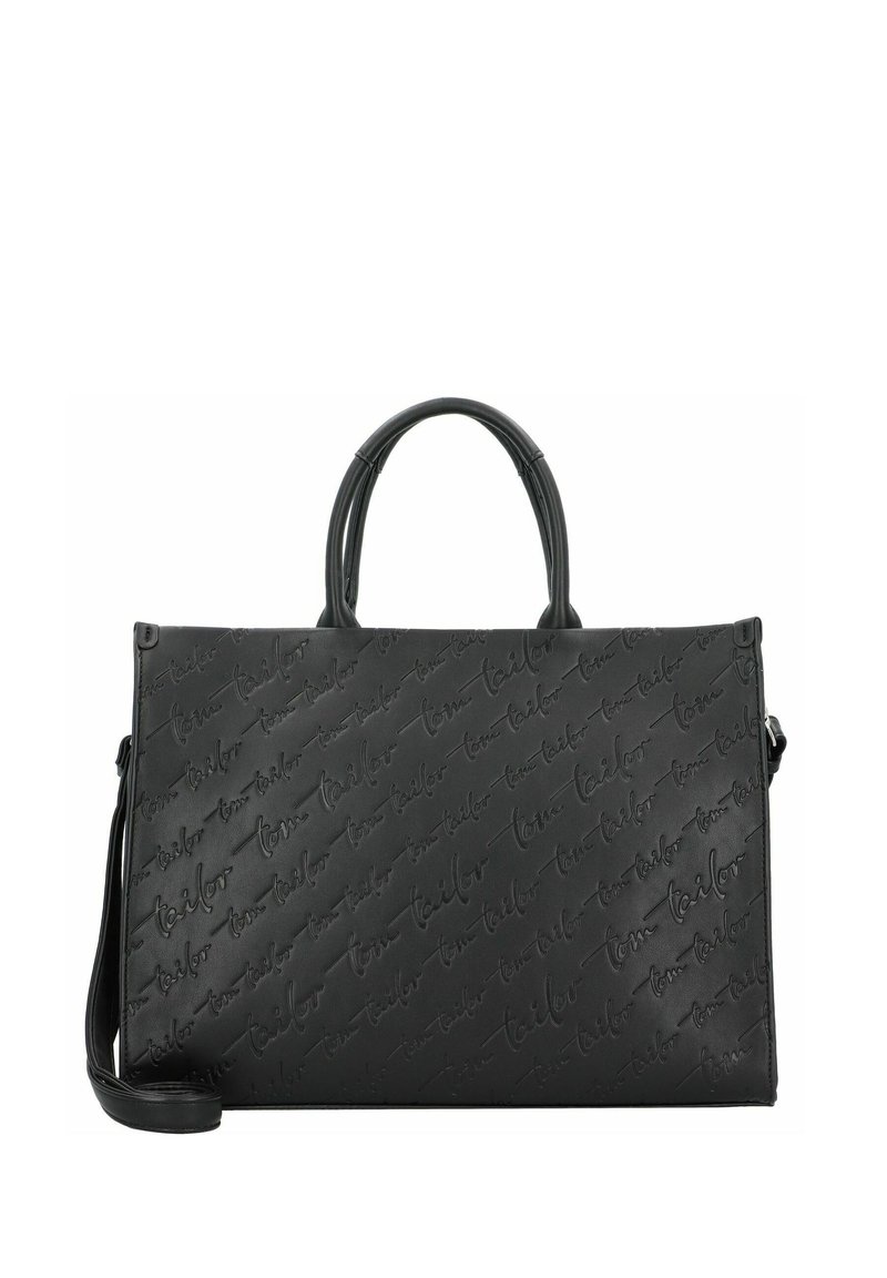 Bolso de mano de cuero negro con diseño de logotipo en relieve. Presenta asas dobles y una correa para el hombro ajustable. Textura suave y forma rectangular.