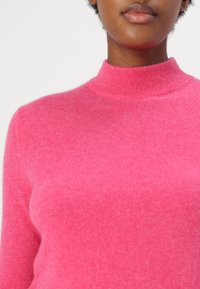 pure cashmere MOCKNECK - Džemperis - strawberry
