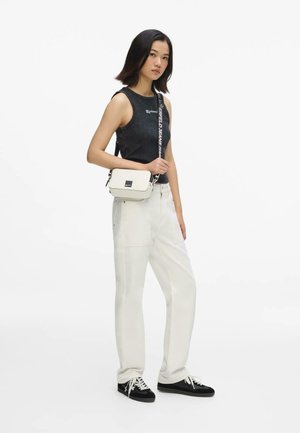 Karl Lagerfeld Jeans, KARL LAGERFELD JEANS CROSSBODY BOX LOGO - Taška cez plece - egret